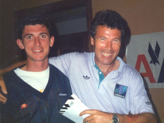 1989vanharpendelbusto